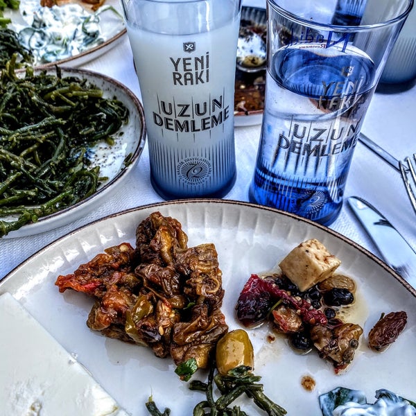 Foto diambil di Kalikratya Balık Restaurant oleh Nunu pada 7/2/2022