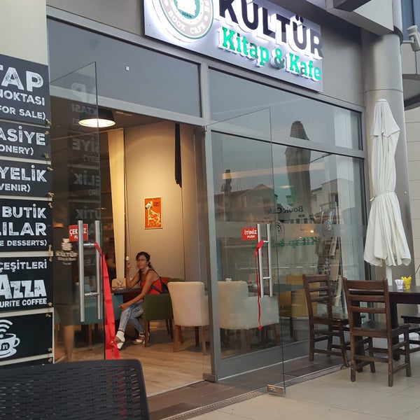 Photo taken at Serin Kültür Kitap &amp; Kafe by Tanla S. on 7/26/2017