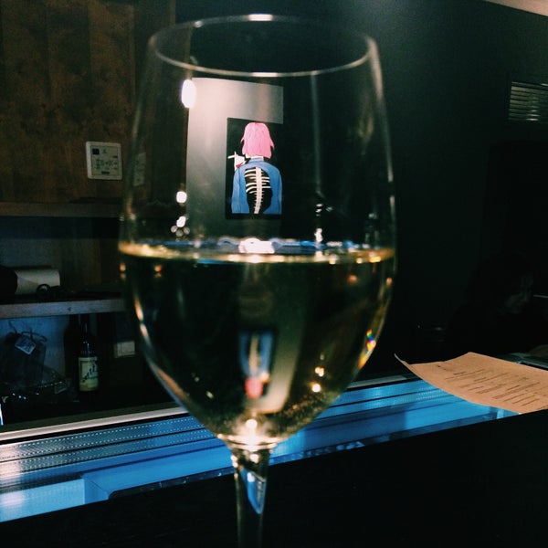 Foto diambil di Like a Local&#39;s wine bar oleh Masha A. pada 12/5/2016