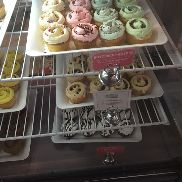 Foto tirada no(a) Buttercup Bake Shop por Sexy L. em 5/10/2016