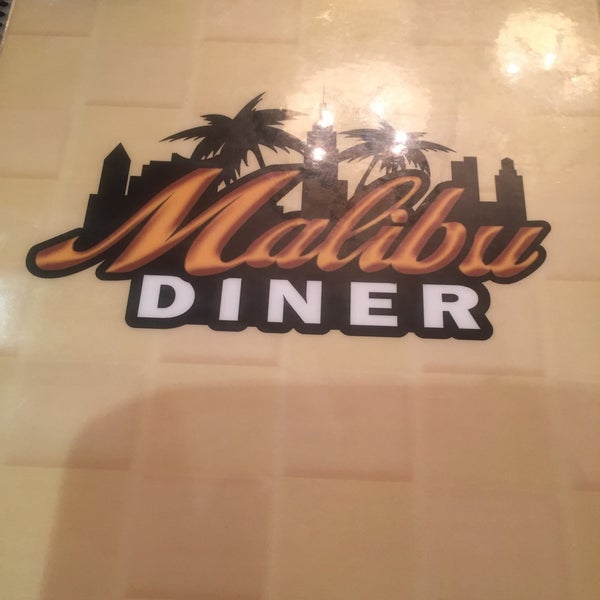 Снимок сделан в Malibu Diner пользователем Sexy L. 10/30/2016
