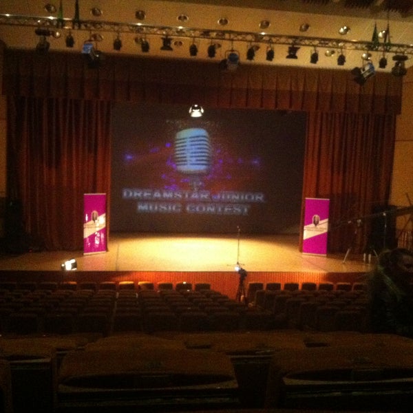 Телеканал history hd. Тв h2. O2o holding ашдль. Красивая буква h логотип. Тв h2.