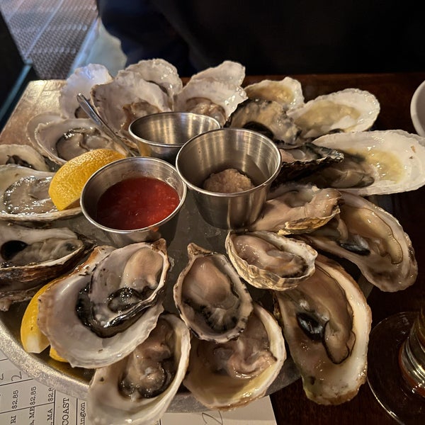 Photo taken at Upstate Craft Beer and Oyster Bar by David Z. on 9/29/2022