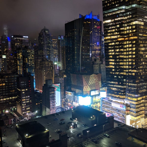 12/15/2018 tarihinde David Z.ziyaretçi tarafından Sky Room'de çekilen fotoğraf