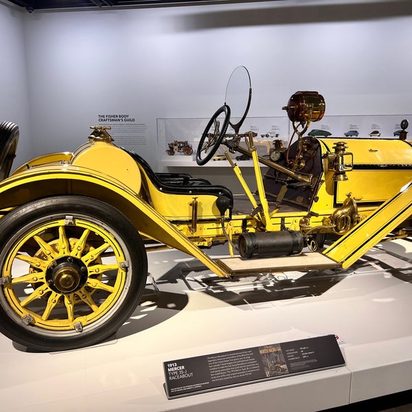 Das Foto wurde bei Petersen Automotive Museum von David Z. am 11/26/2023 aufgenommen