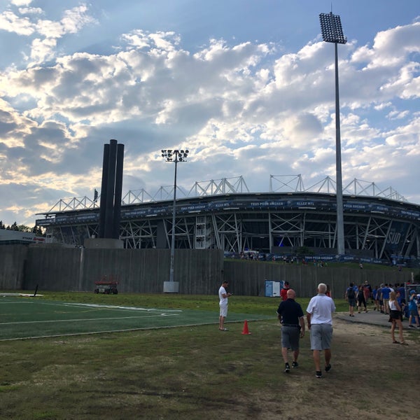 Das Foto wurde bei Stade Saputo von Annie H. am 7/13/2019 aufgenommen