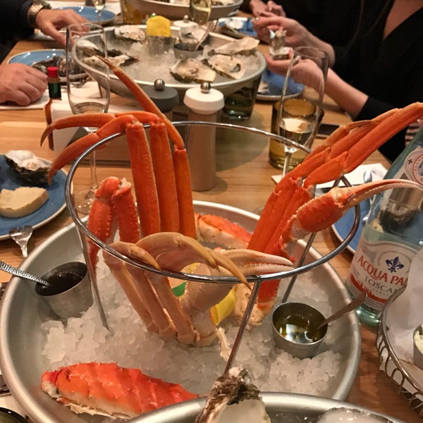 Das Foto wurde bei The Seafood Bar von svitlana am 3/8/2017 aufgenommen
