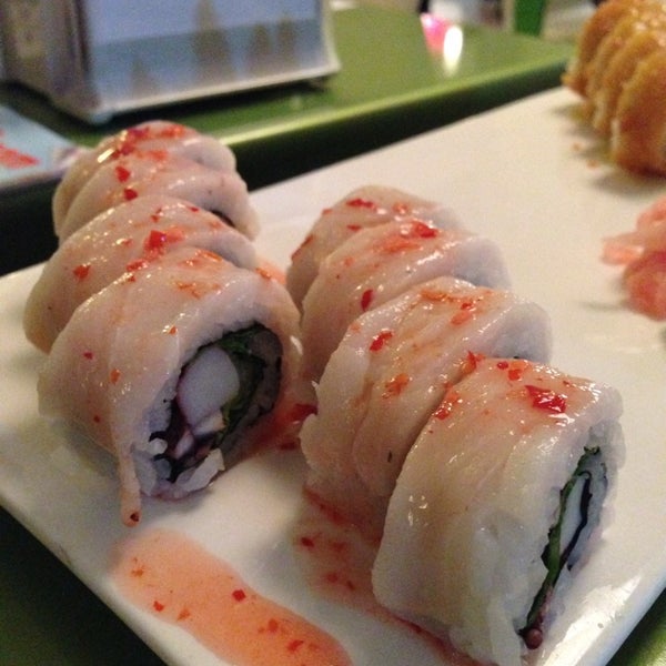 Das Foto wurde bei Banzai Sushi Asian Cuisine von Nati M. am 3/29/2014 aufgenommen