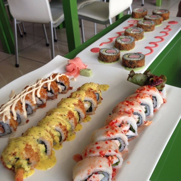 10/18/2013 tarihinde Nati M.ziyaretçi tarafından Banzai Sushi Asian Cuisine'de çekilen fotoğraf