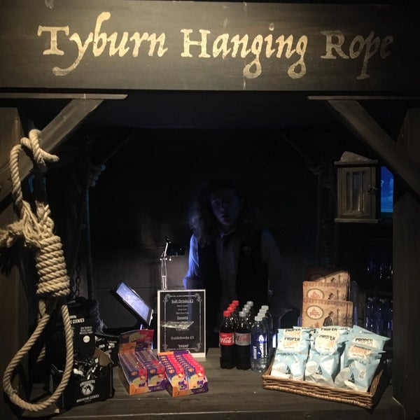 Photo taken at The London Dungeon by Roberta A. on 8/2/2017