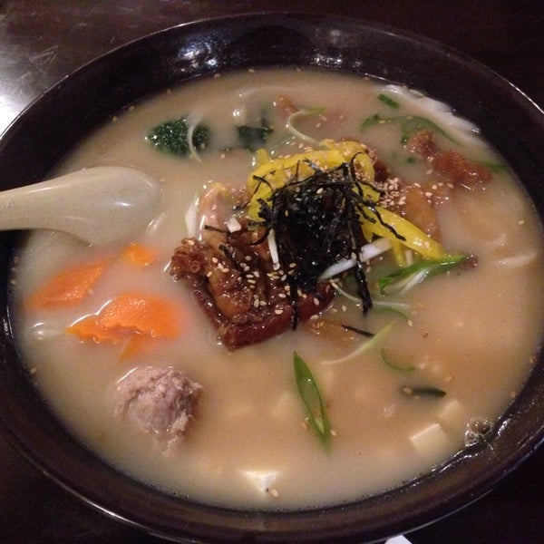 12/16/2014 tarihinde Ruby C.ziyaretçi tarafından Oolong Noodles'de çekilen fotoğraf