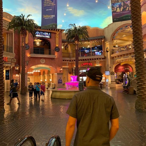 Das Foto wurde bei Tropicana Casino &amp; Resort von hey_emzz am 9/4/2019 aufgenommen