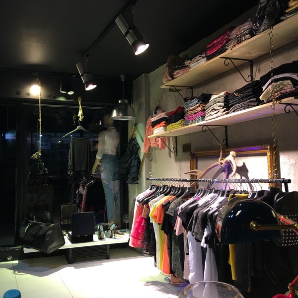 снежная королева курган гиперсити. хабаровск магазин queen. Queen's магазин одежды. снежная королева торговый зал. квин магазин одежды хабаровск.