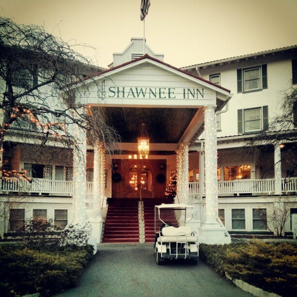 รูปภาพถ่ายที่ The Shawnee Inn and Golf Resort โดย Alastair C. เมื่อ 12/15/2012