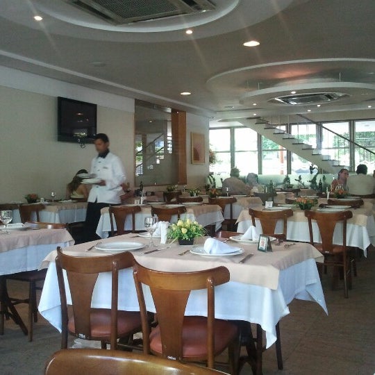 Foto tirada no(a) Restaurante e Pizzaria Atlântico por Danilo B. em 1/31/2013