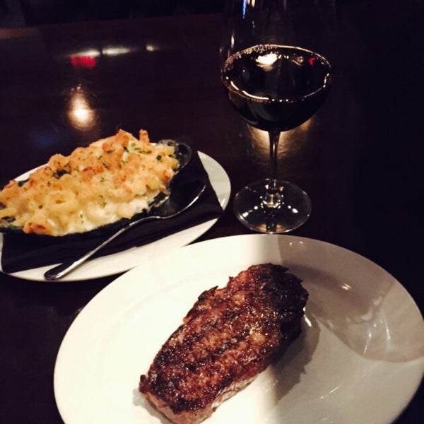 I enjoyed a Shrimp cocktail for a starter. A 14 oz Alberta NY Strip with Truffle Mac N Cheese and a glass of California Zinfandel.  Fantastic. ⭐️⭐️⭐️⭐️