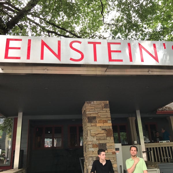 6/3/2017에 Rico N.님이 Einstein&#39;s에서 찍은 사진