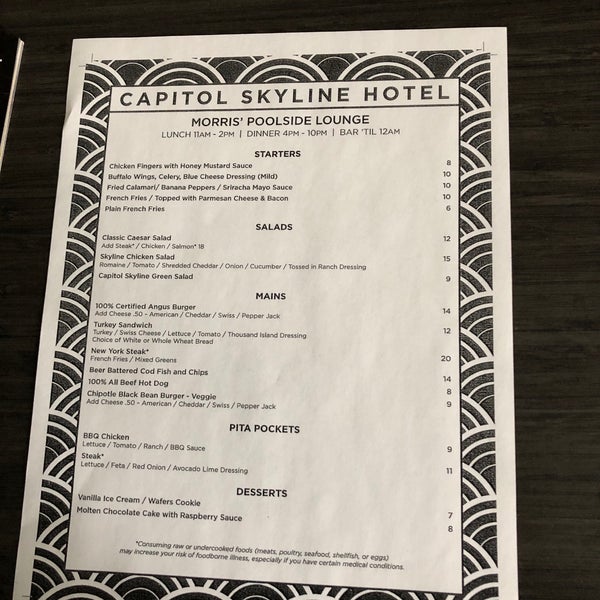 Photo prise au Capitol Skyline Hotel par Rico N. le2/23/2018