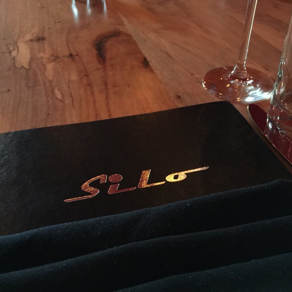 Foto diambil di SILO Terrace Oyster Bar oleh Gil G. pada 9/10/2015