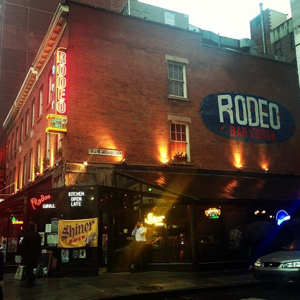 Das Foto wurde bei Rodeo Bar von Sebastian R. am 6/13/2013 aufgenommen