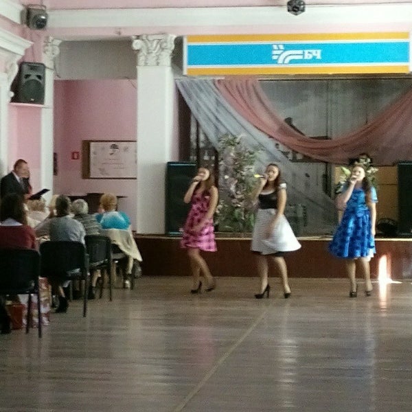 Дворец культуры железнодорожников екатеринбург. Дворец культуры железнодорожников одесса. Первомайская ул 117. Дворец культуры железнодорожников екатеринбург. Дк железнодорожников могилев.