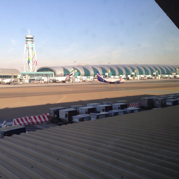 Foto tirada no(a) Aeroporto Internacional de Dubai (DXB) por Andrew D. em 1/28/2015