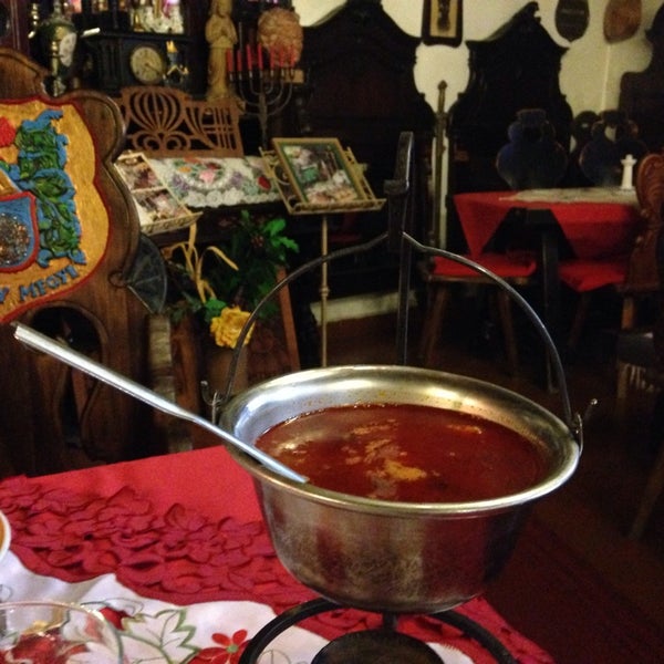 Das Foto wurde bei Rab Ráby Restaurant von Валерий am 1/13/2014 aufgenommen