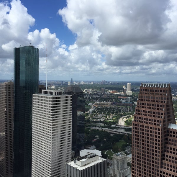 9/15/2015 tarihinde Edika P.ziyaretçi tarafından JPMorgan Chase Tower'de çekilen fotoğraf