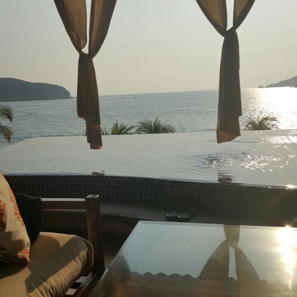 Photo taken at Viceroy Zihuatanejo by Roberto M. on 10/16/2015