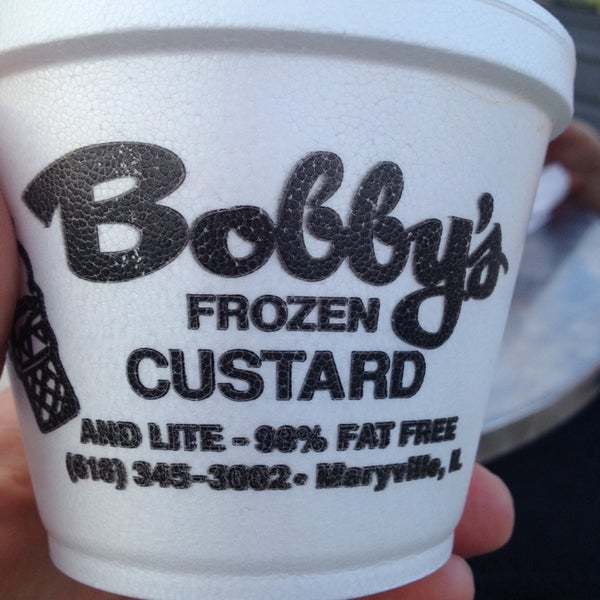 Foto tomada en Bobby&#39;s Frozen Custard  por Dan W. el 7/16/2014