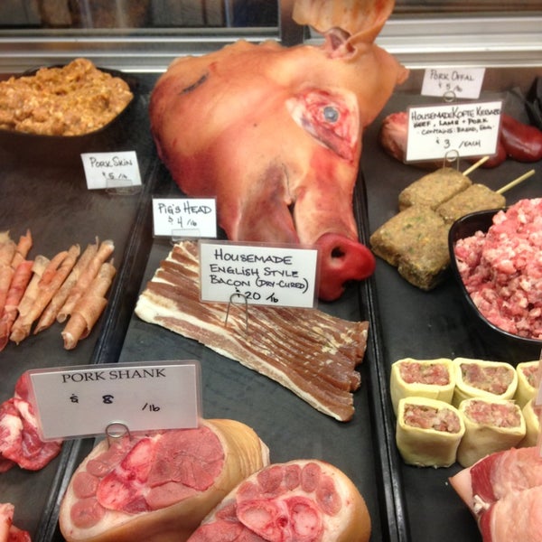 Foto tirada no(a) M.F. Dulock Pasture-Raised Meats por Mai L. em 5/15/2013