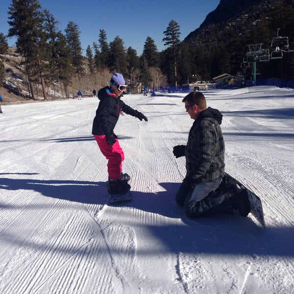 12/27/2013 tarihinde Rhonda S.ziyaretçi tarafından Las Vegas Ski And Snowboard Resort'de çekilen fotoğraf