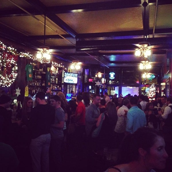 Photo taken at Scruffy Murphy&#39;s Irish Pub &amp; Eatery by Christopher S. on 12/21/2013