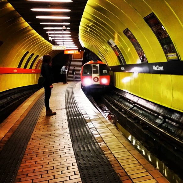 West Street Subway Station Kinning Park 0 tavsiye