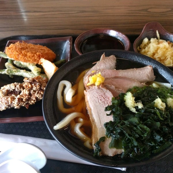 Das Foto wurde bei U:Don Fresh Japanese Noodle Station von Nick am 9/18/2016 aufgenommen