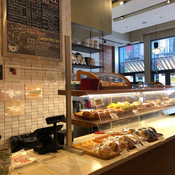 Foto tirada no(a) Takahachi Bakery por Fahh T. em 9/14/2020