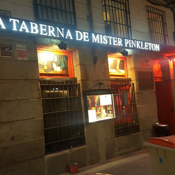 รูปภาพถ่ายที่ La Taberna de Mister Pinkleton โดย Lilian E. เมื่อ 6/16/2017