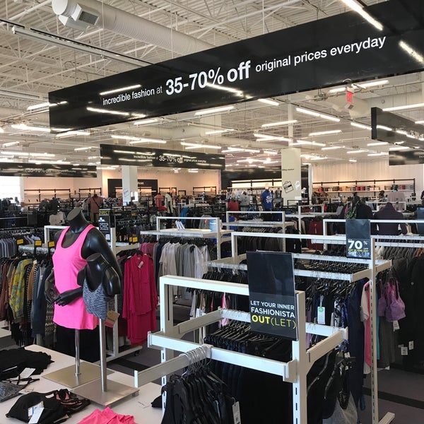 Bloomingdale's The Outlet Store 3 tips from 392 visitors