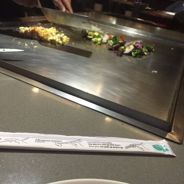 Photo prise au Keizo Teppan Sushi Bar par Mauricio N. le1/26/2015