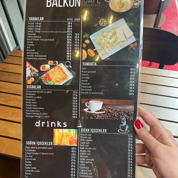 Foto diambil di Balkon Cafe &amp; Kahvaltı oleh Nilufar pada 3/24/2023