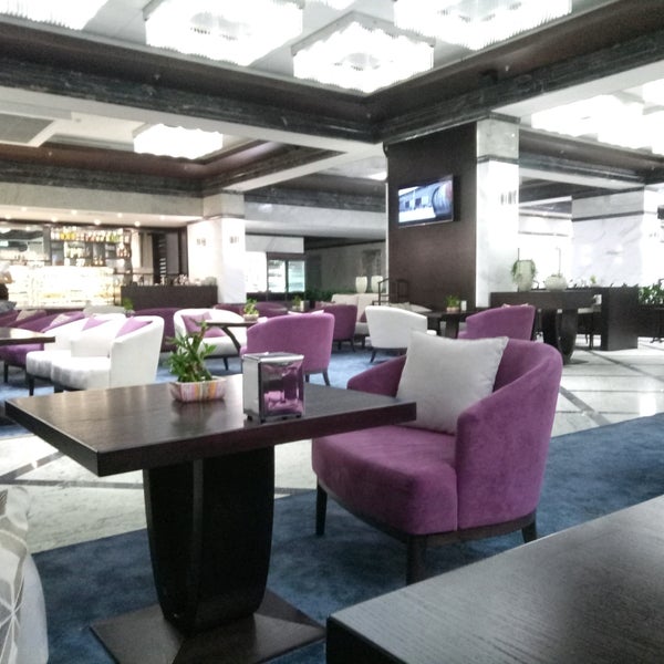 лобби сенатор. бар с зелеными растениями бц сенатор. бар сенатор спб. лобби сенатор. бар сенатор спб.