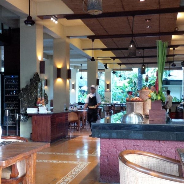 Foto scattata a Gabah Restaurant &amp; Bar da alan wang k. il 11/26/2014
