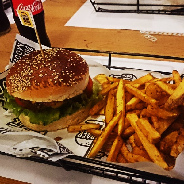 Photo taken at Burger Mood by Can A. on 12/2/2017