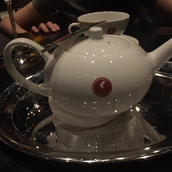 There is no true “white tea” at this restaurant, but a Julius Meinl Mountain Herb tea is close.