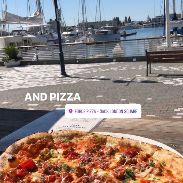 3/28/2018 tarihinde Jay V.ziyaretçi tarafından Forge Pizza'de çekilen fotoğraf