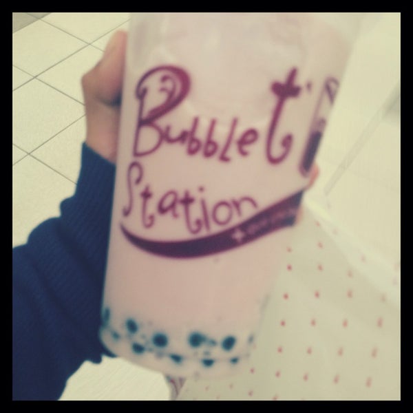 Photo taken at Bubble T&#39; Station by Ale T. on 2/23/2014