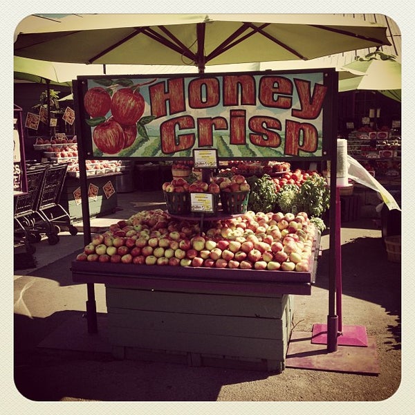 Produce Station Grocery Store in South Ann Arbor