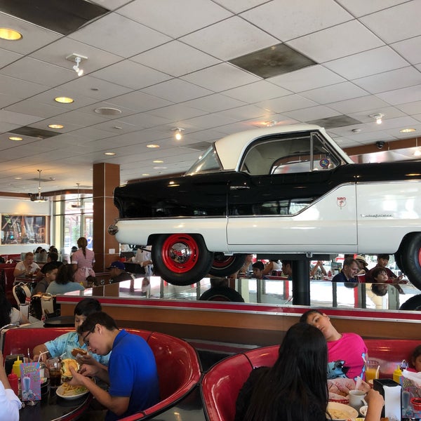 Photo taken at Ruby&#39;s Diner by M.Nezir Y. on 8/6/2018