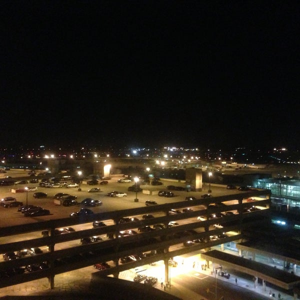 Foto tirada no(a) Philadelphia Airport Marriott por Zac I. em 5/11/2013