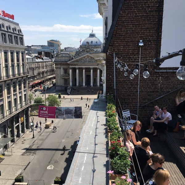 Das Foto wurde bei Beursschouwburg von Ian K. am 6/23/2016 aufgenommen